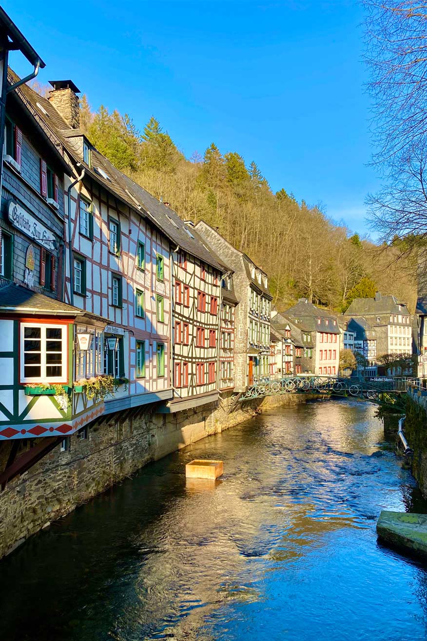 Fachwerkhäuser am Bach