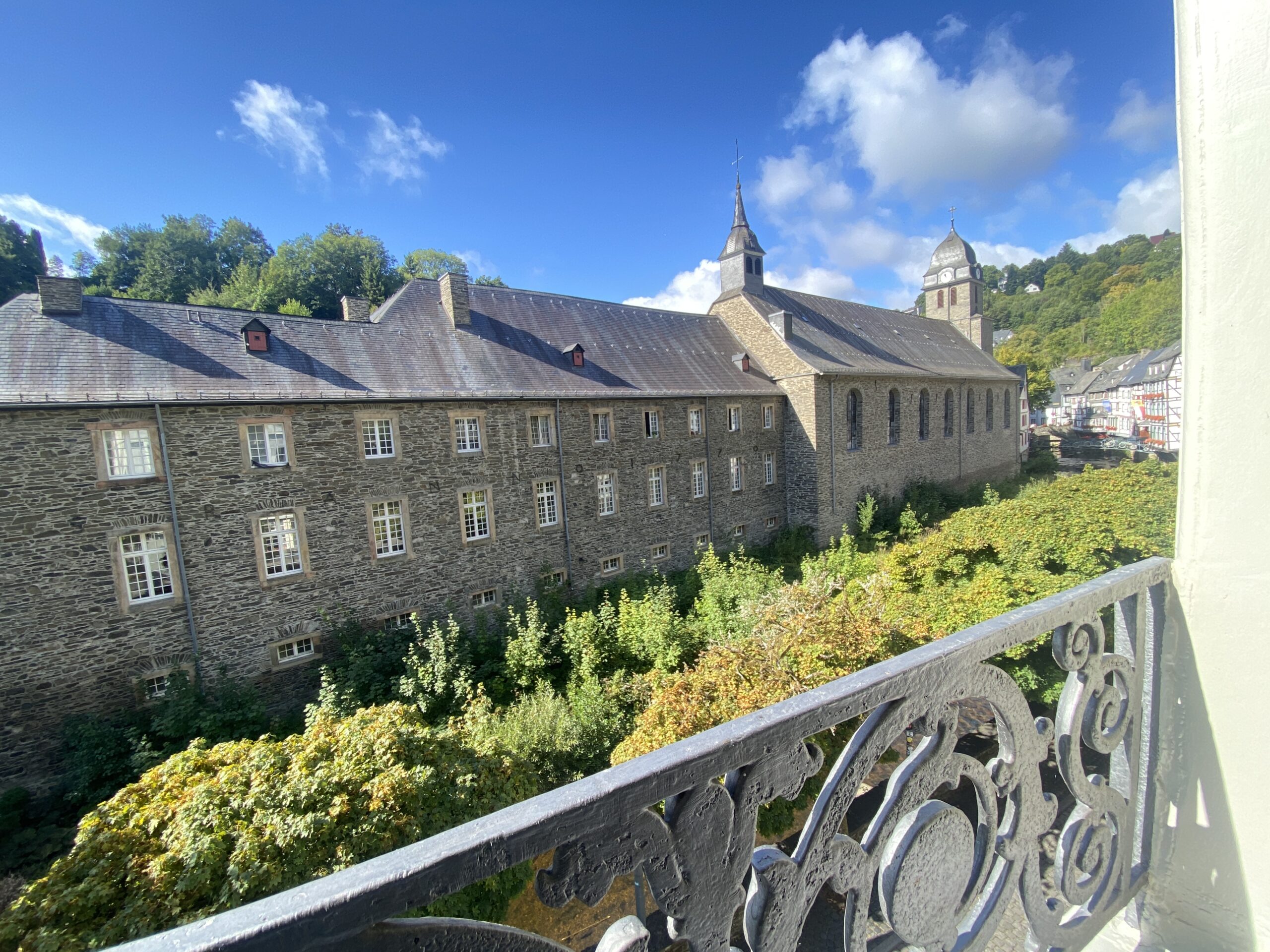 Brüstungsdetail mit Rurauen + Aukloster